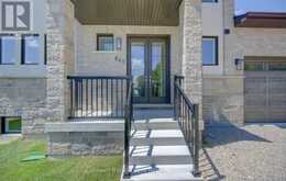 641 MARTIN STREET | Mount Forest Ontario | Slide Image Four