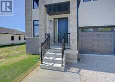 643 MARTIN STREET | Mount Forest Ontario | Slide Image Three