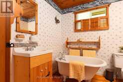 1057 H R S ROAD | Bracebridge Ontario | Slide Image Thirty