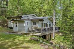 1021 COLONIZATION TRAIL | Haliburton Ontario | Slide Image Two