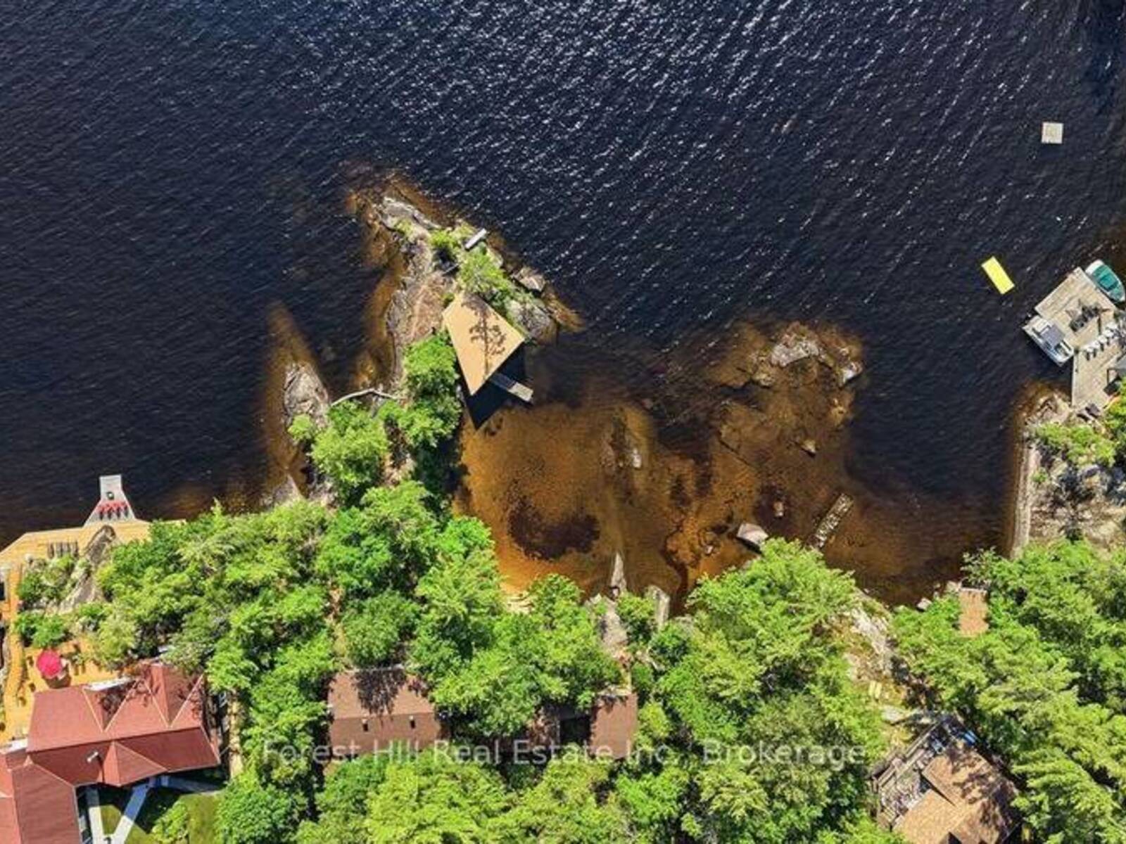1211 WALDMERE ROAD, Bracebridge, Ontario P1L 1W8
