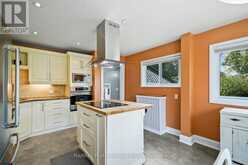 695 JOHN STREET N | Gravenhurst Ontario | Slide Image Seventeen