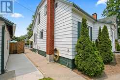 695 JOHN STREET N | Gravenhurst Ontario | Slide Image Two