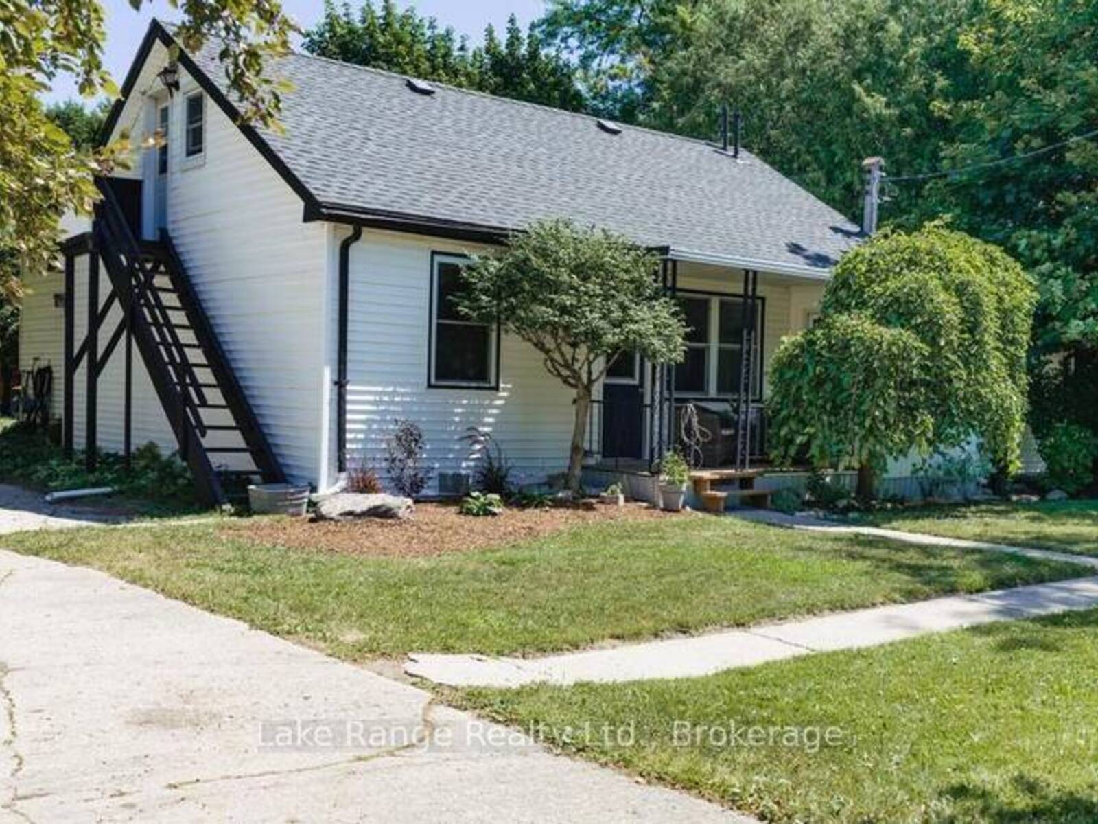 73 QUEEN STREET, Ripley, Ontario N0G 2R0