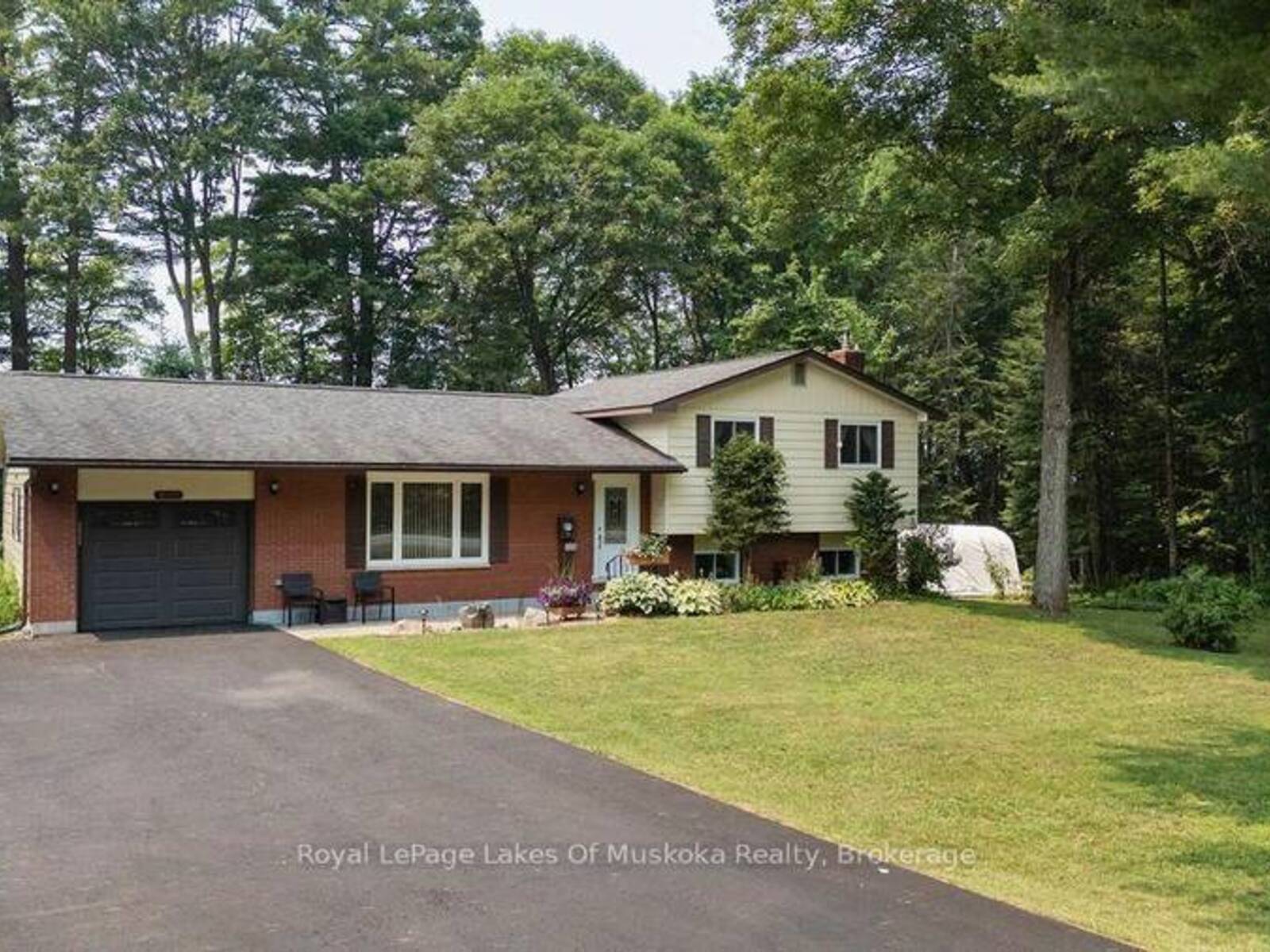 950 MUSKOKA #3 ROAD N, Huntsville, Ontario P1H 1E2