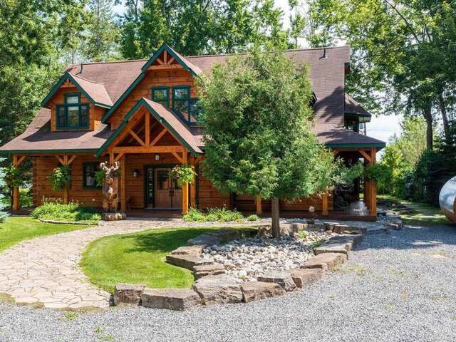 1040 7TH HEAVEN LANE Bracebridge Ontario, P1L 1X2 - 4 Bedrooms Waterfront Home For sale