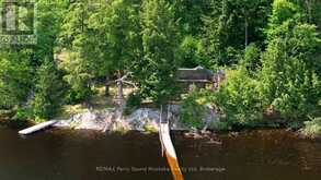 24 SOUTH CRANE LAKE ROAD | The Archipelago Ontario | Slide Image Seventeen
