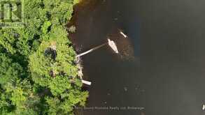 24 SOUTH CRANE LAKE ROAD | The Archipelago Ontario | Slide Image Eighteen