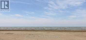 217 DUNKERRON AVENUE | Wasaga Beach Ontario | Slide Image Nine
