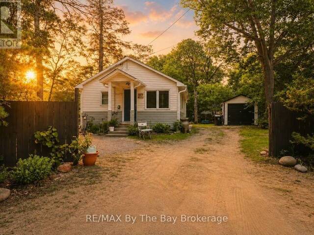 217 DUNKERRON AVENUE Wasaga Beach Ontario, L9Z 2G7 - 2 Bedrooms Home For Sale