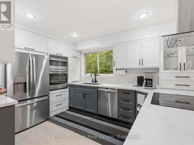 647 LYNX LAKE ROAD Huntsville Ontario, P1H 2J3 - 3 Bedrooms Home For Sale