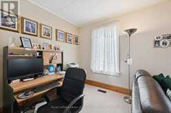 190 WINEWOOD AVENUE W | Gravenhurst Ontario | Slide Image Ten