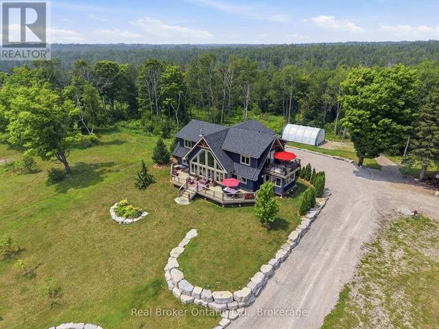 112 TAMARAC ROAD Lion's Head Ontario, N0H 1W0 - 5 Bedrooms Waterfront Home For sale