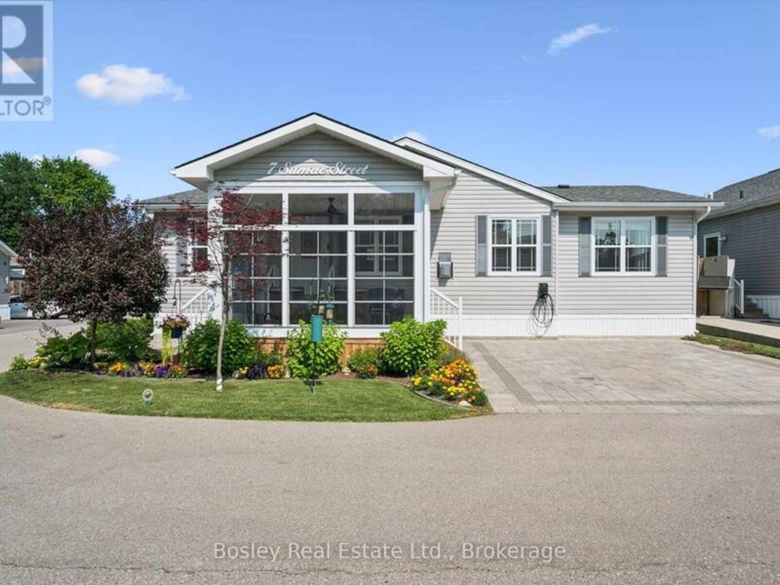 7 SUMAC STREET, Puslinch, Ontario N0B 2J0