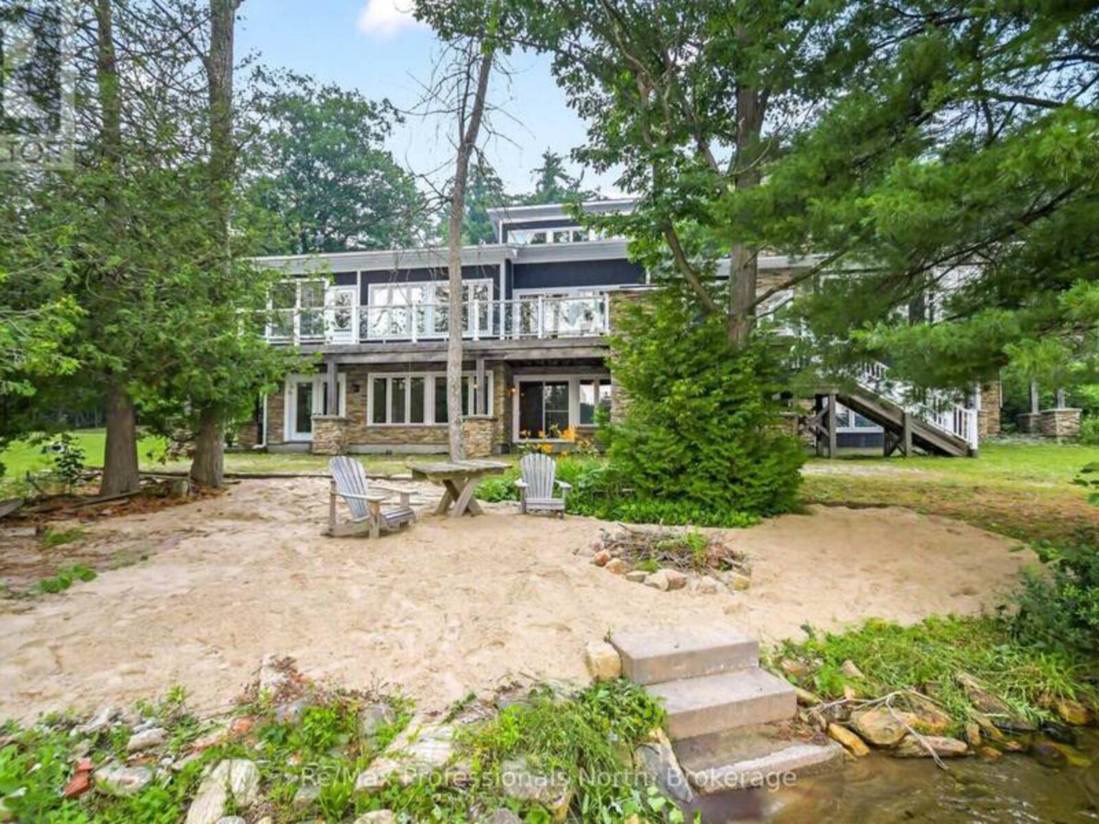 1064 ROAD 3200, Gravenhurst, Ontario P1P 0E7
