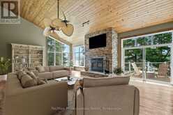 1064 ROAD 3200 | Gravenhurst Ontario | Slide Image Sixteen