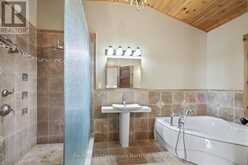 1064 ROAD 3200 | Gravenhurst Ontario | Slide Image Twenty-four