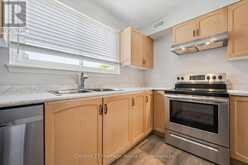 15 - 201 SILVERCREEK PARKWAY N | Guelph Ontario | Slide Image Ten