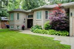 22 DOWNER CRESCENT | Wasaga Beach Ontario | Slide Image Six