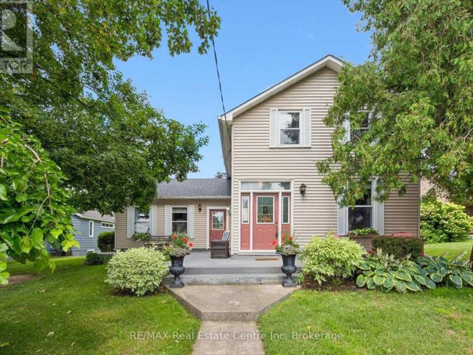 25 BADENOCH STREET, Puslinch, Ontario N0B 2C0