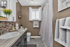 16 MUNDY AVENUE | Tiny Ontario | Slide Image Fourteen