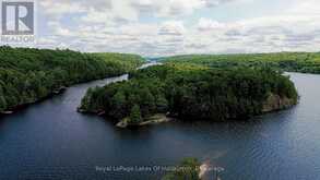 11440 KUSHOG LAKE WAO ISLAND | Haliburton Ontario | Slide Image Five