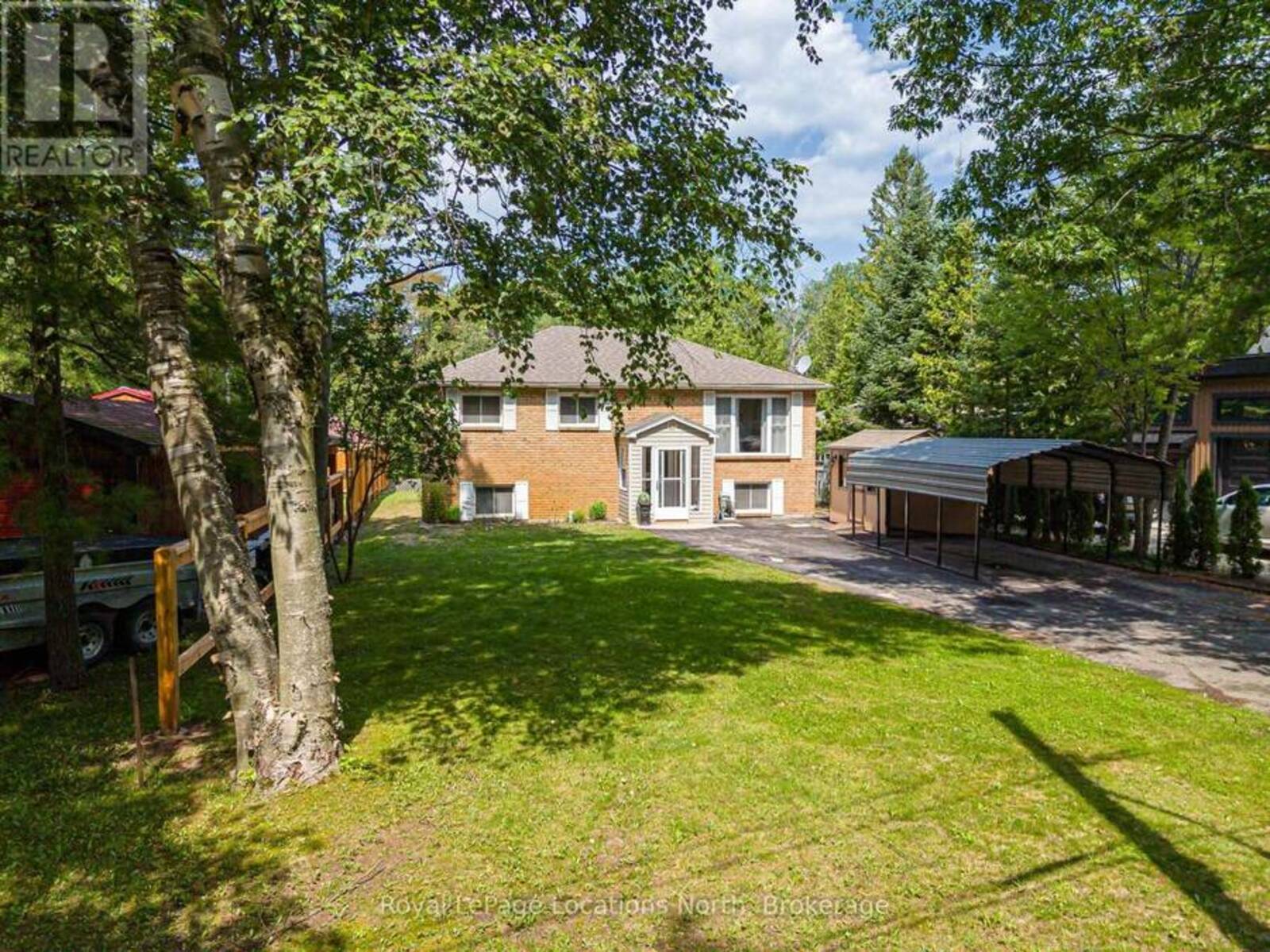 26 STROUD CRESCENT, Wasaga Beach, Ontario L9Z 2T5