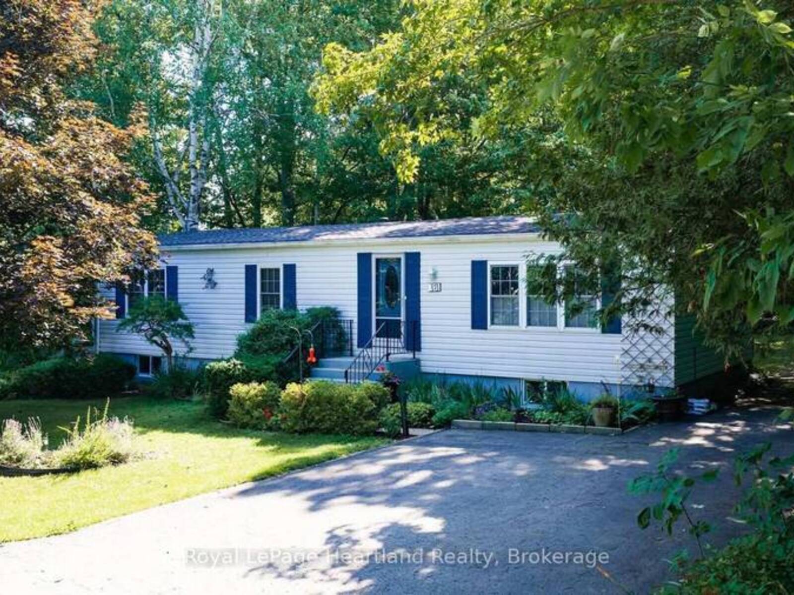 16 HURON LANE, Goderich, Ontario N7A 3Y2