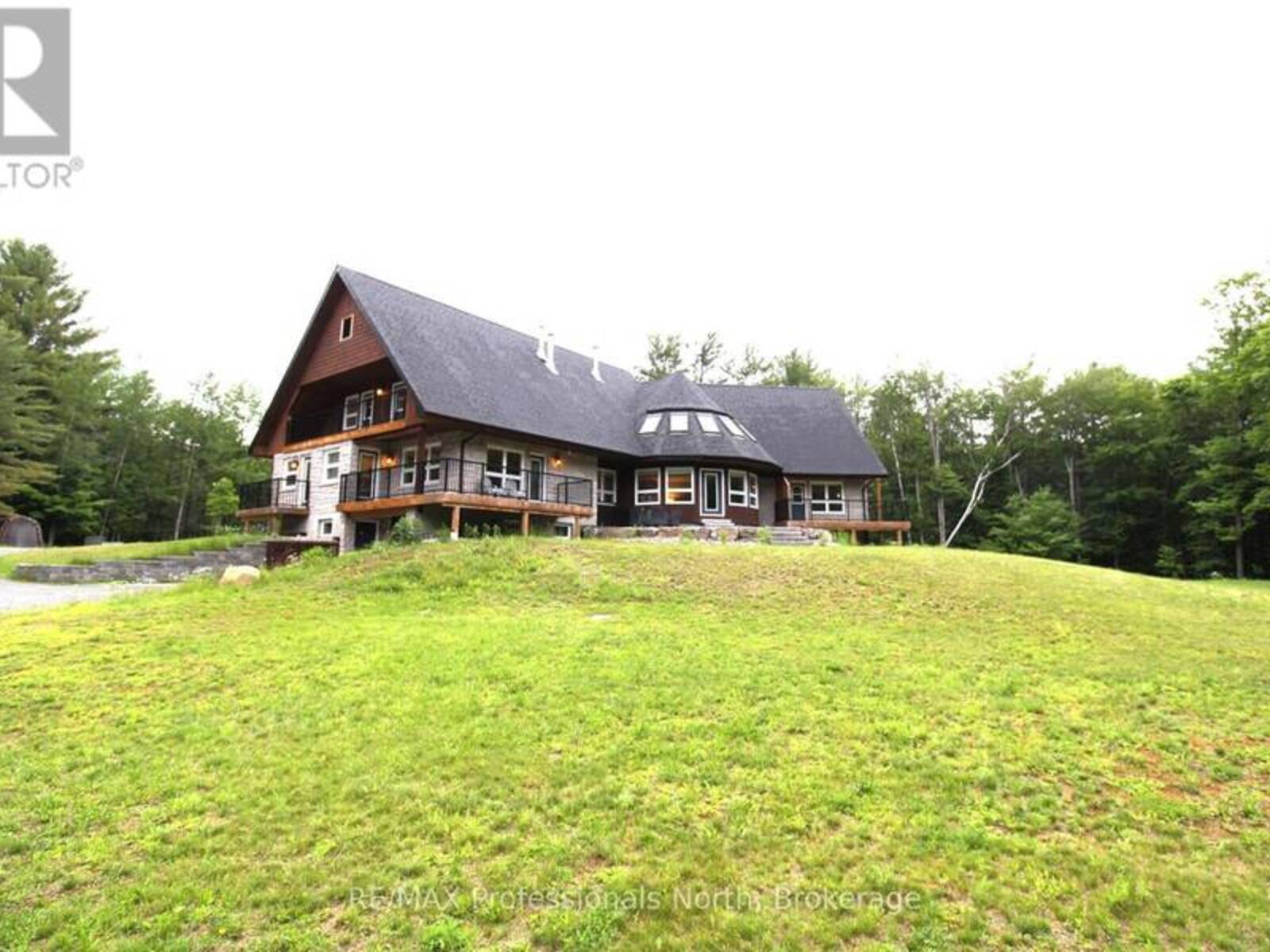 1196 RAVENSCLIFFE ROAD, Huntsville, Ontario P1H 2N5