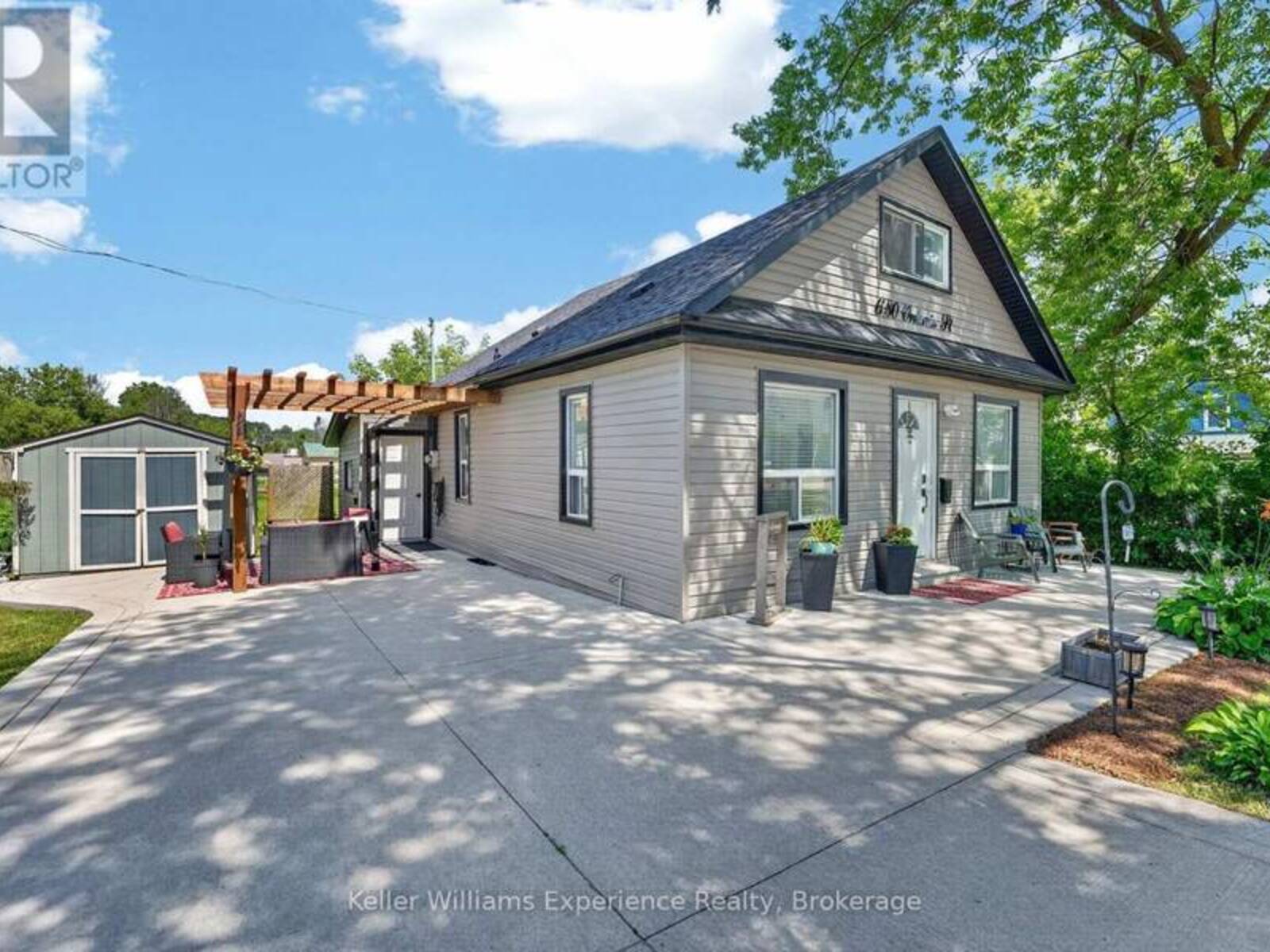 680 ONTARIO STREET, Midland, Ontario L4R 1A4
