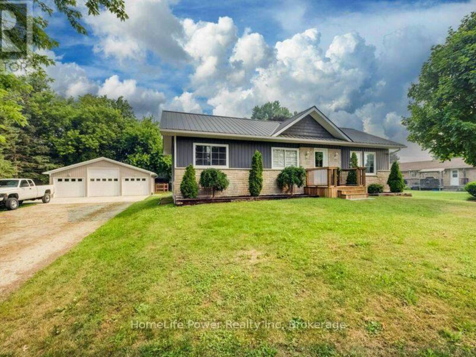 1077 QUEEN STREET, Howick, Ontario N0G 2X0