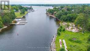 16 ISLAND 810/ROYAL ISLAND | Honey Harbour Ontario | Slide Image Ten
