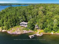 708 PARADISE LANE Parry Sound Ontario, P2A 2X4
