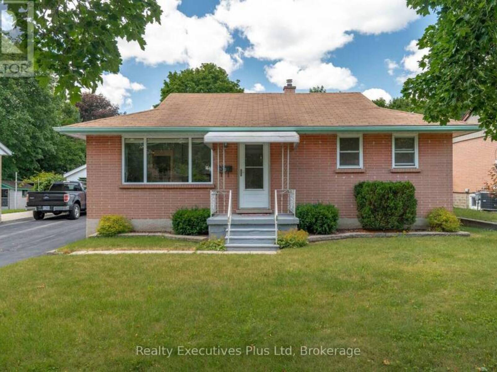 82 CASSINO AVENUE, Guelph, Ontario N1E 2J3