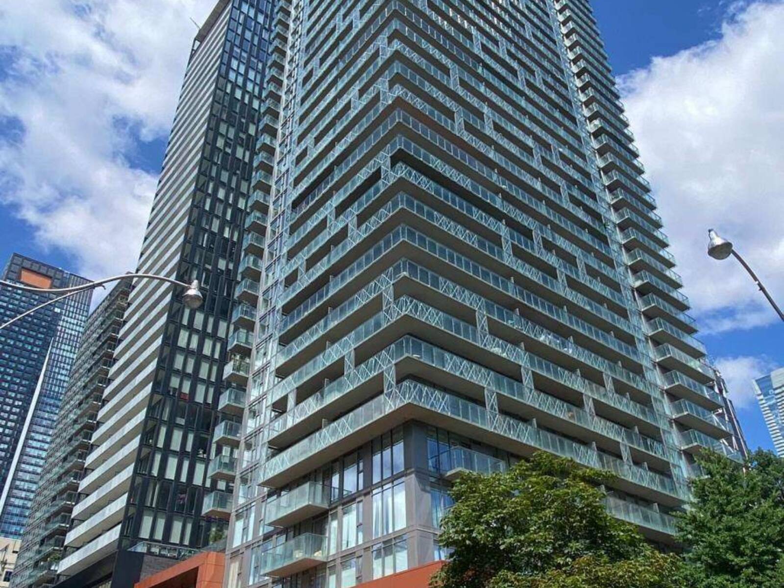 3207 - 50 WELLESLEY STREET E, Toronto, Ontario M4Y 0C8