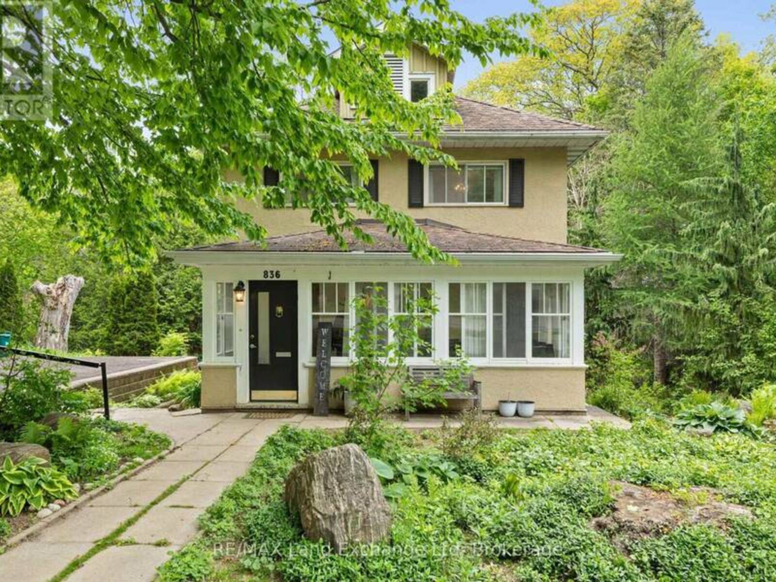 836 VICTORIA STREET, Midland, Ontario L4R 1B6
