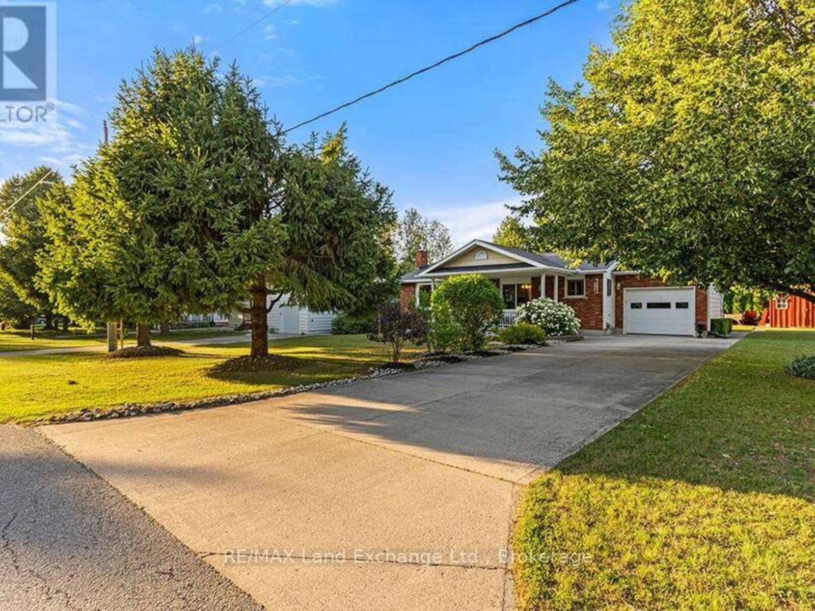 334 COLE BOULEVARD, Southampton, Ontario N0H 2L0
