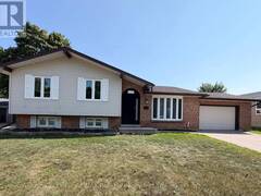 17 SUNCOAST DRIVE W Goderich Ontario, N7A 4H1