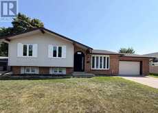 17 SUNCOAST DRIVE W | Goderich Ontario | Slide Image One