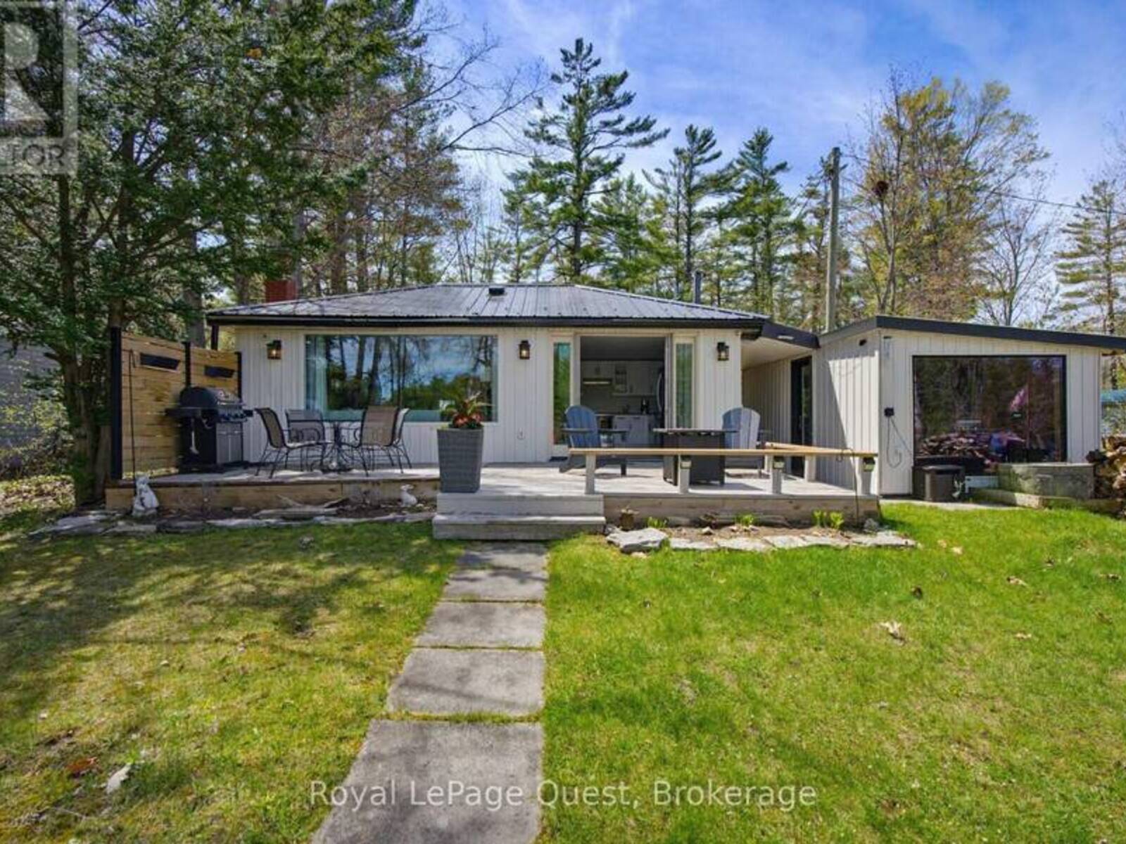 121 STANLEY ROAD, Kawartha Lakes, Ontario K0M 2T0