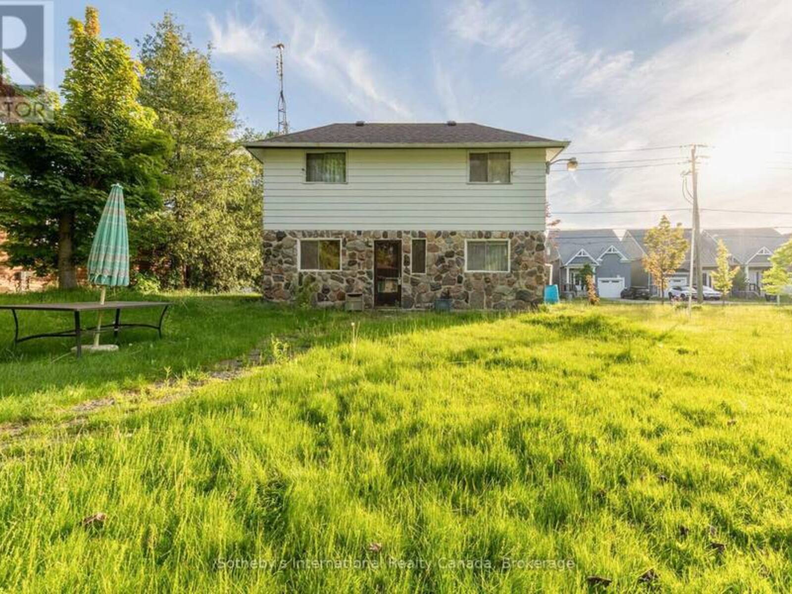 19 62ND STREET S, Wasaga Beach, Ontario L9Z 1V5