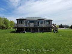 16 WALNUT DRIVE Wasaga Beach Ontario, L9Z 0A9