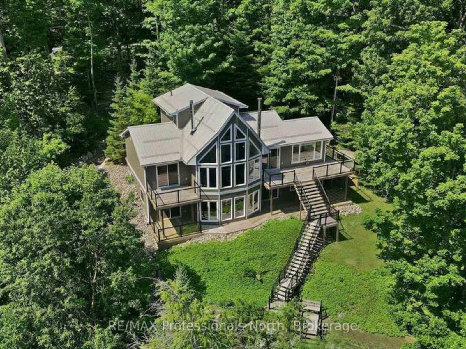 1114 MISKWABI LAKE ROAD, Haliburton, Ontario K0M 1S0