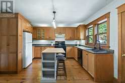 1658 HOUSEY'S RAPIDS ROAD | Gravenhurst Ontario | Slide Image Thirteen