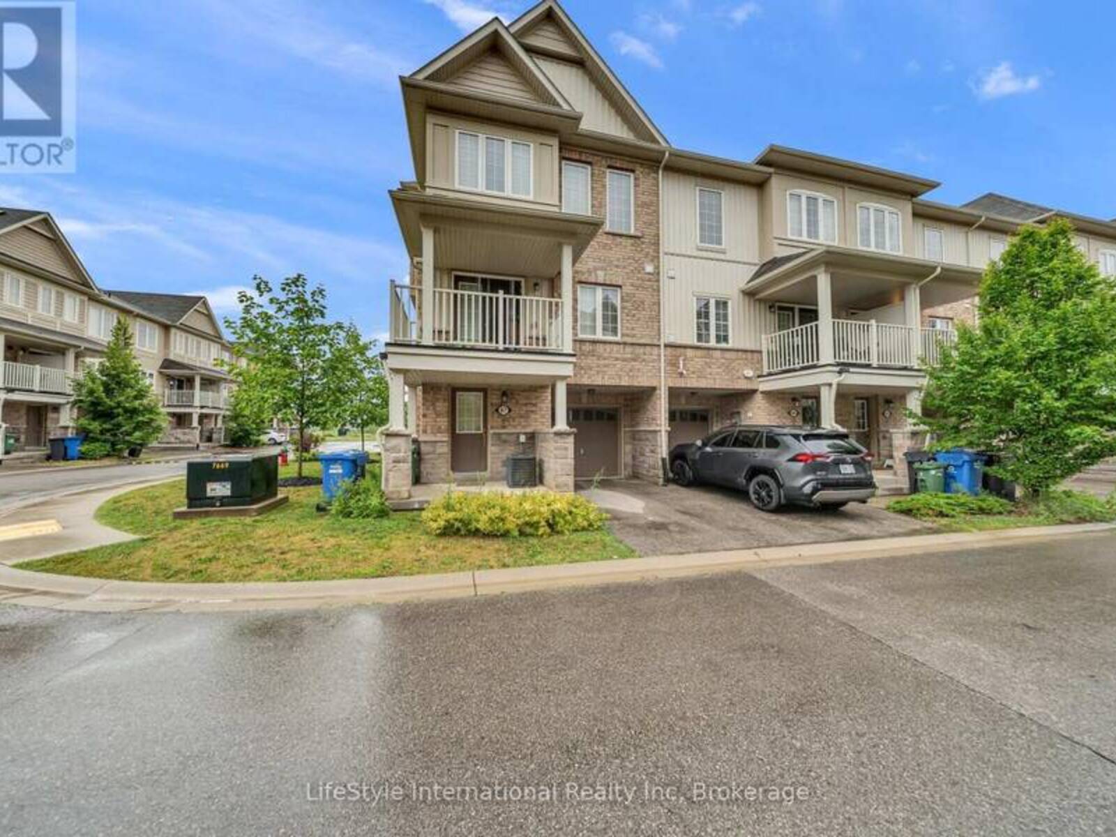 87 - 88 DECORSO DRIVE, Guelph, Ontario N1L 0A9