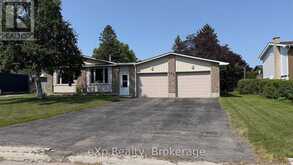 403 HIGHLAND DRIVE | Kincardine Ontario | Slide Image Two