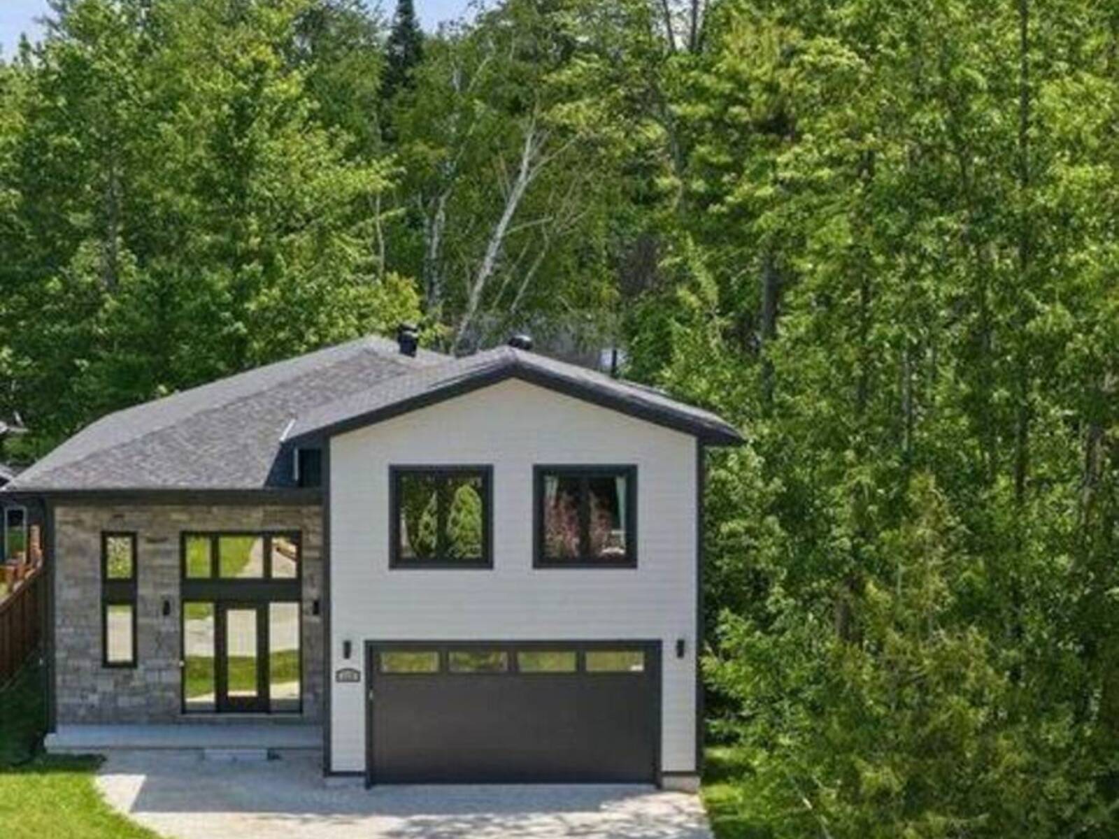 113 SMALLMAN DRIVE, Wasaga Beach, Ontario L9Z 1L3
