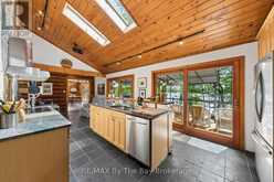 6 ISLAND 2050/TABASSAKWA ISLAND | Honey Harbour Ontario | Slide Image Nineteen