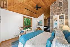 6 ISLAND 2050/TABASSAKWA ISLAND | Honey Harbour Ontario | Slide Image Twenty-four