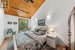 6 ISLAND 2050/TABASSAKWA ISLAND | Honey Harbour Ontario | Slide Image Twenty-eight